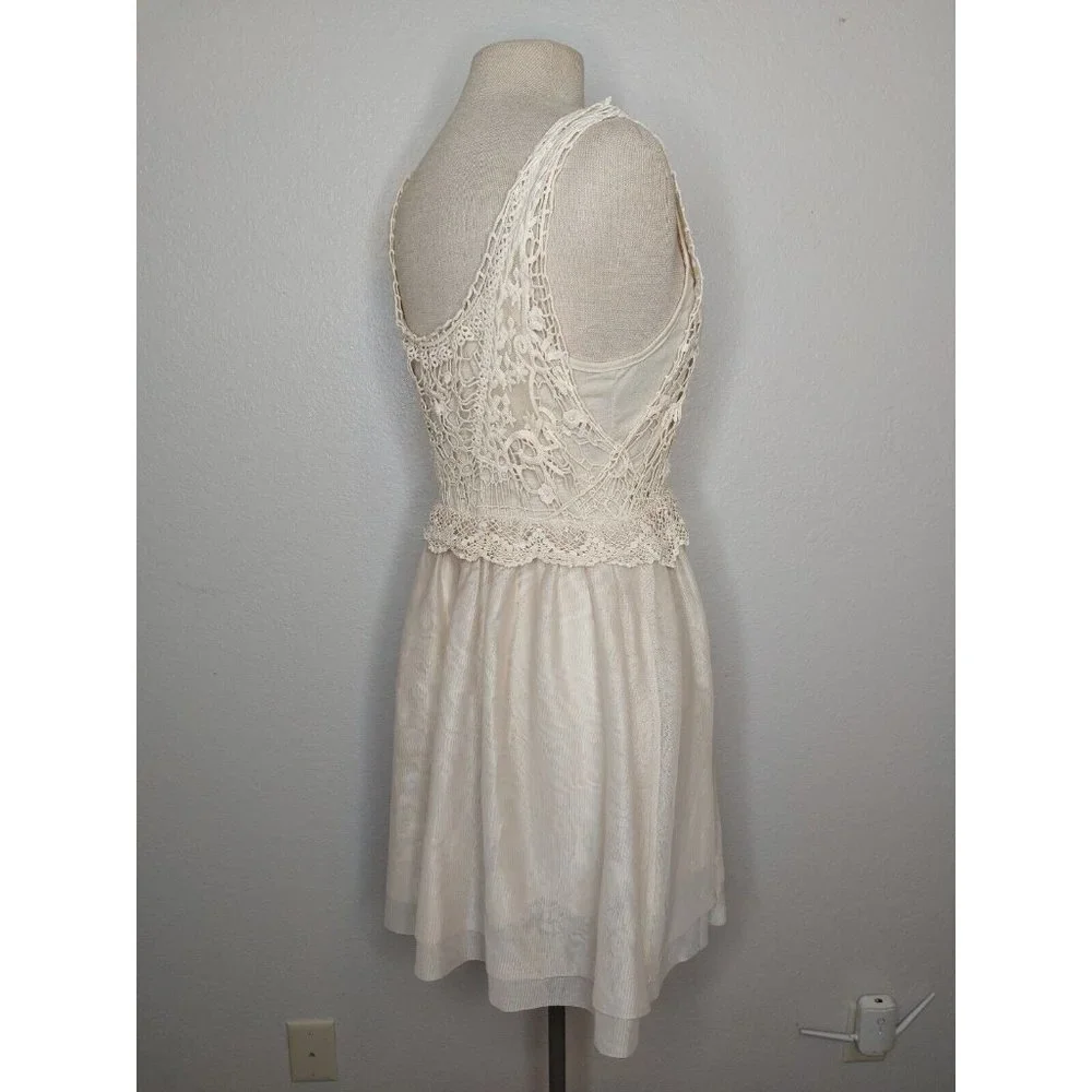 Love Fire Junior Womens Large Lace Dress Off White Beige Halter Lace Sleeveless - Picture 6 of 14